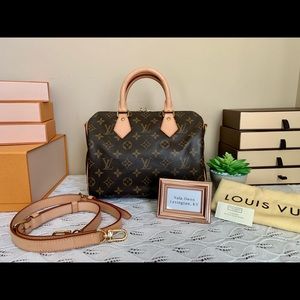 Louis Vuitton Monogram SPEEDY BANDOULIÈRE 25